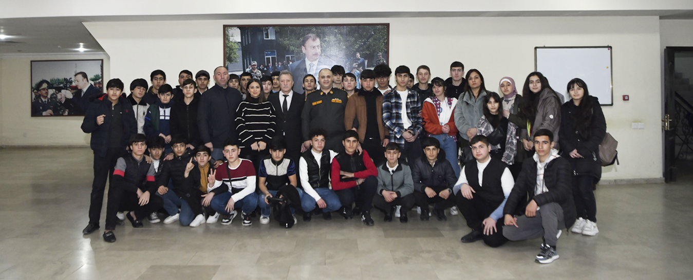 Məktəblilər MSN-in istehsal etdiyi silah-sursatla tanış olublar
