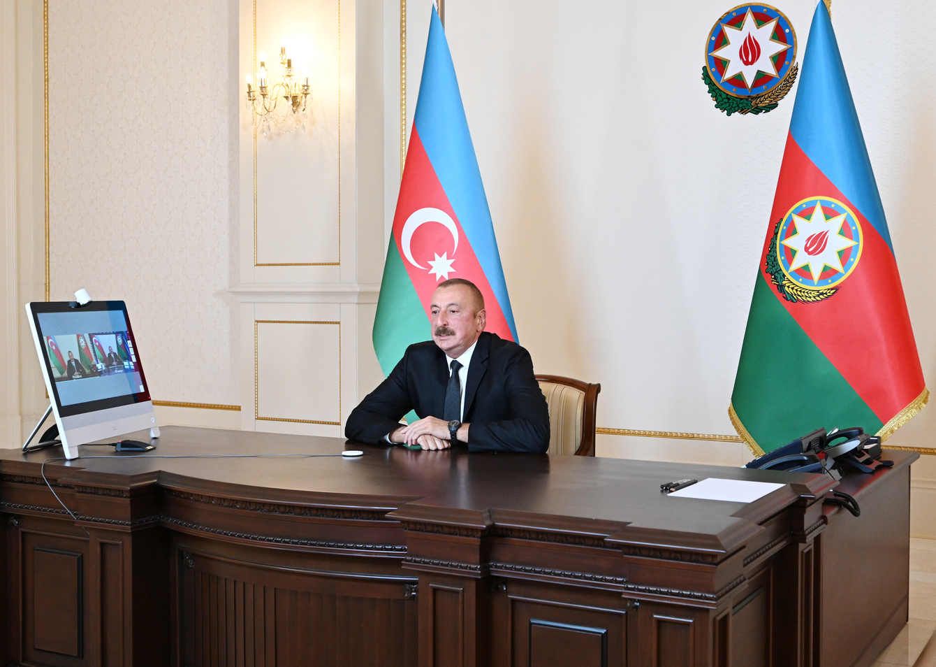 Azərbaycan Respublikasının Prezidenti İlham Əliyev:"Biz özümüzü müdafiə etməyə və təcavüzkarı elə cəzalandırmağa qabilik ki, o, bir daha bizim tərəfə baxmağa cəsarət etməsin"